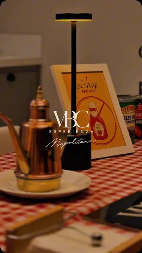 🍕Sábado foi dia de comemorar o niver de uma pessoa que já é de casa. A Crislene, nossa cliente habituê, ju…